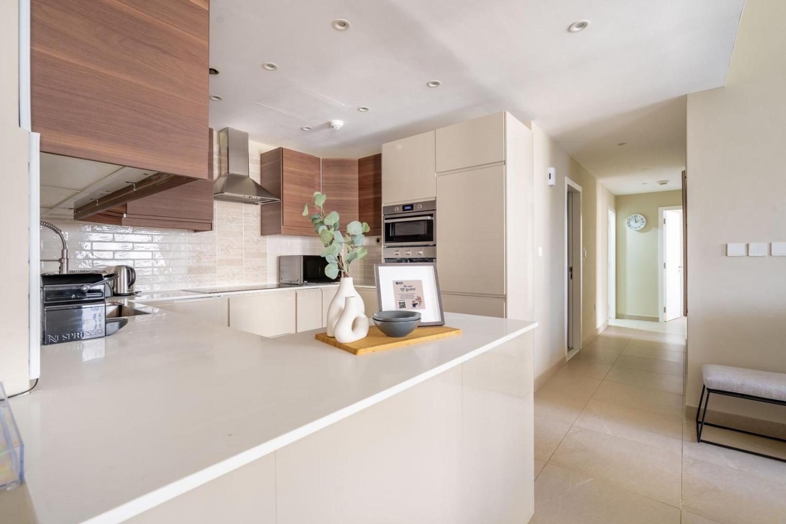 Guestready - Beachside Escape Near Marina Apartment Dubai